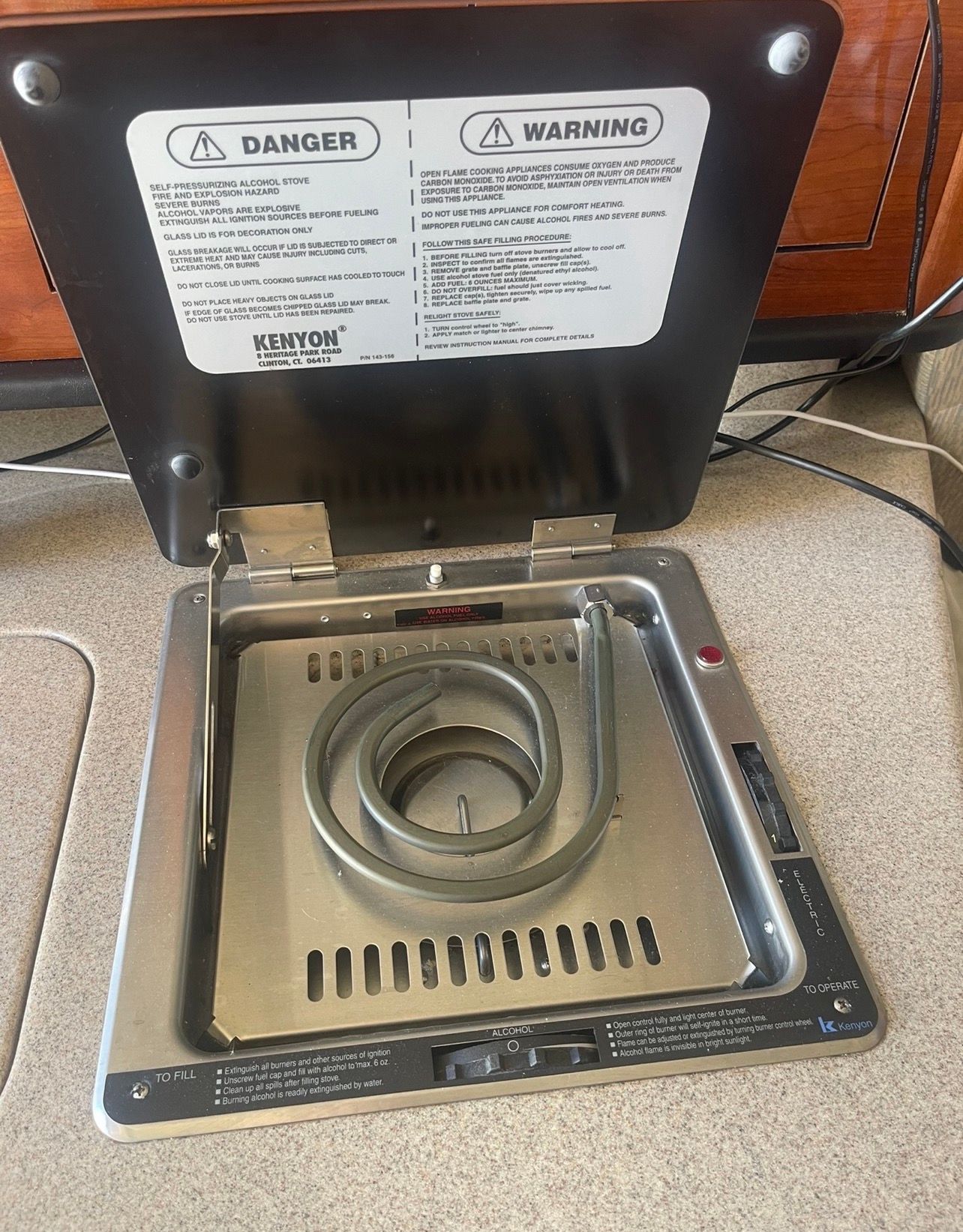 Kenyon alcohol stove on 2006 Sea Ray 270 Amberjack.