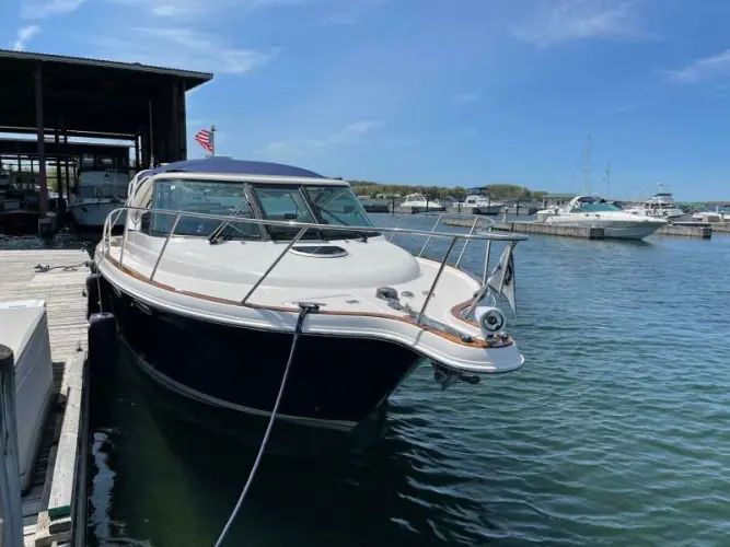 2012 Tiara Yachts 3100 Coronet - Image 19