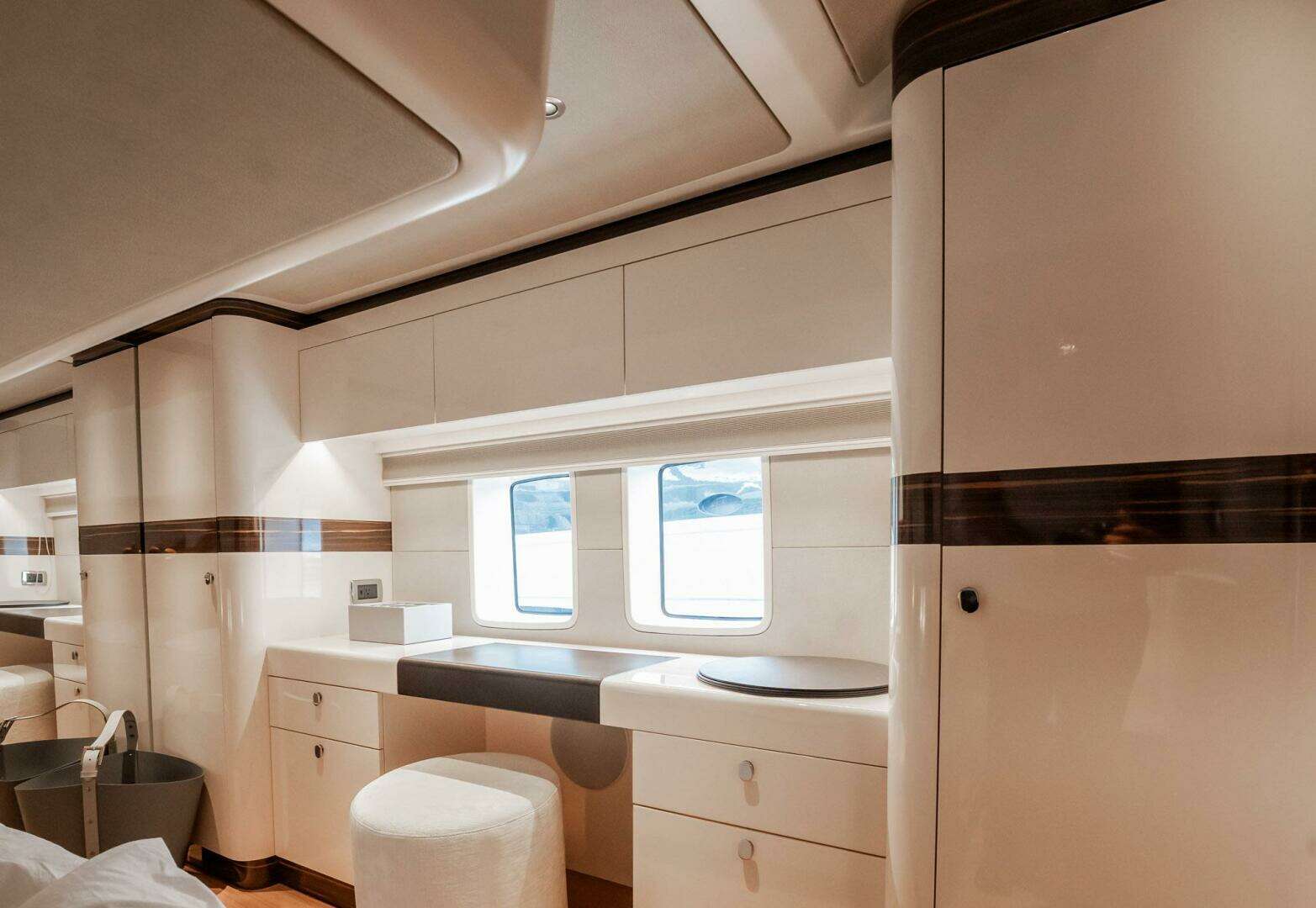 2025 Zeelander Z5 - Image 31