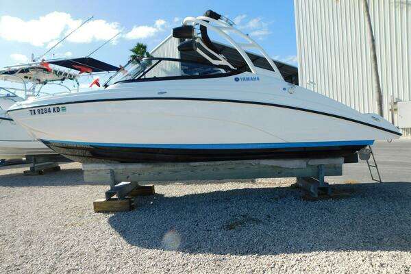 2021 Yamaha Boats AR210