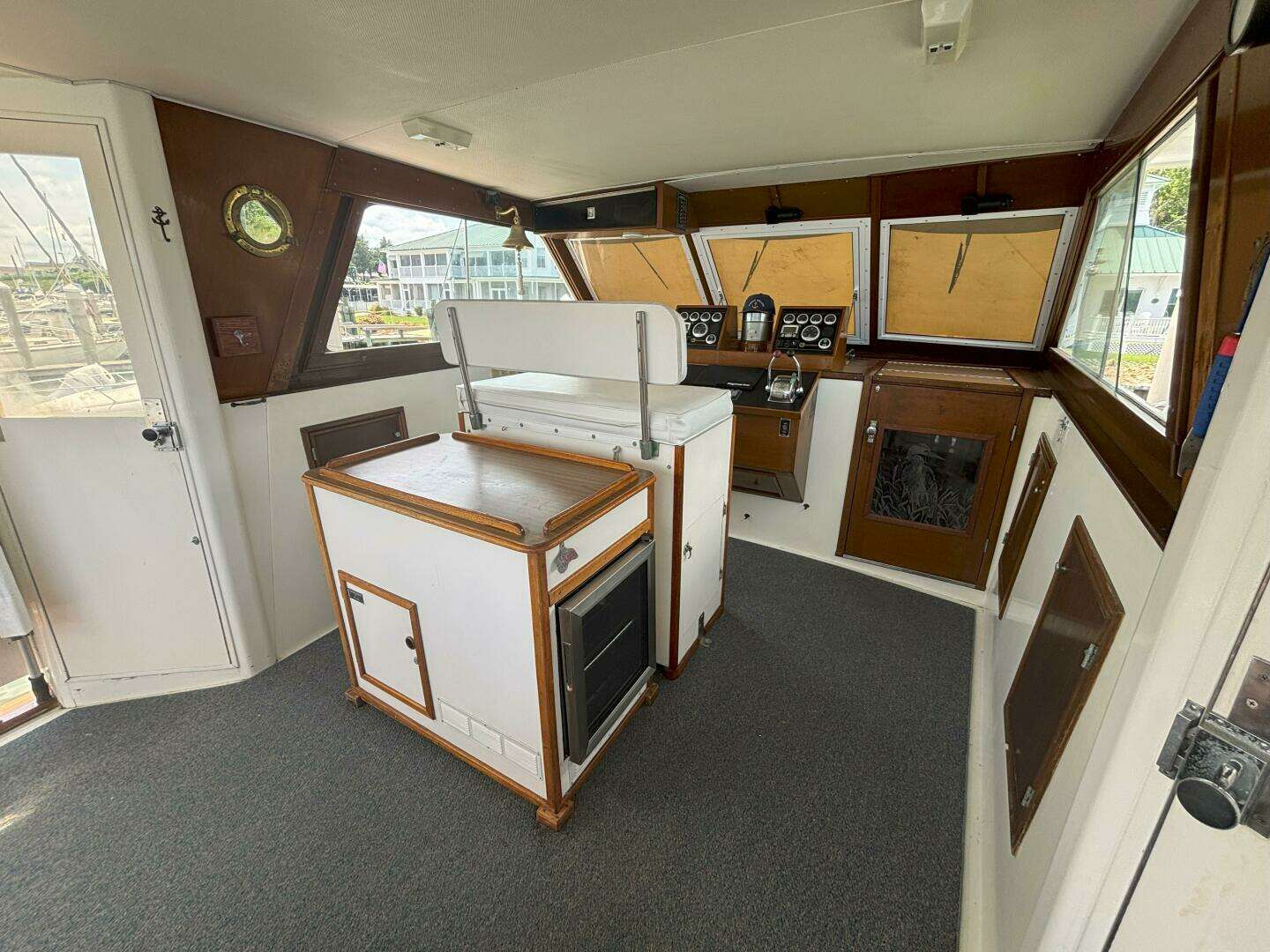 1972 Matthews 4 Flush Deck - Image 65