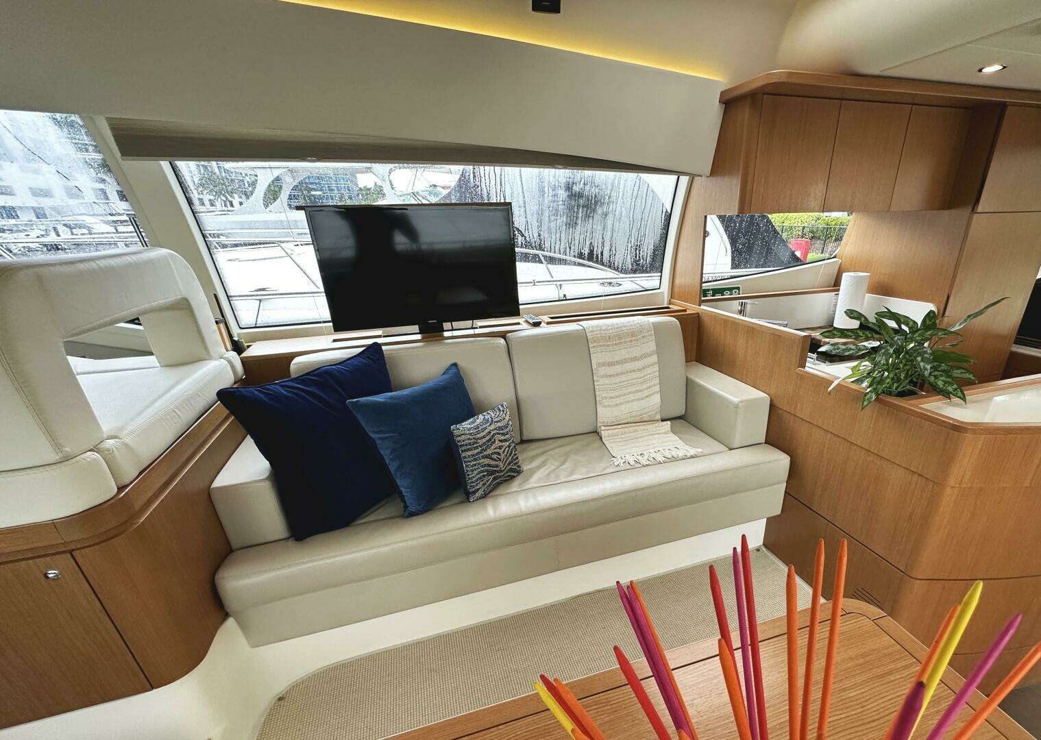2014 Ferretti Yachts 530 - Image 12