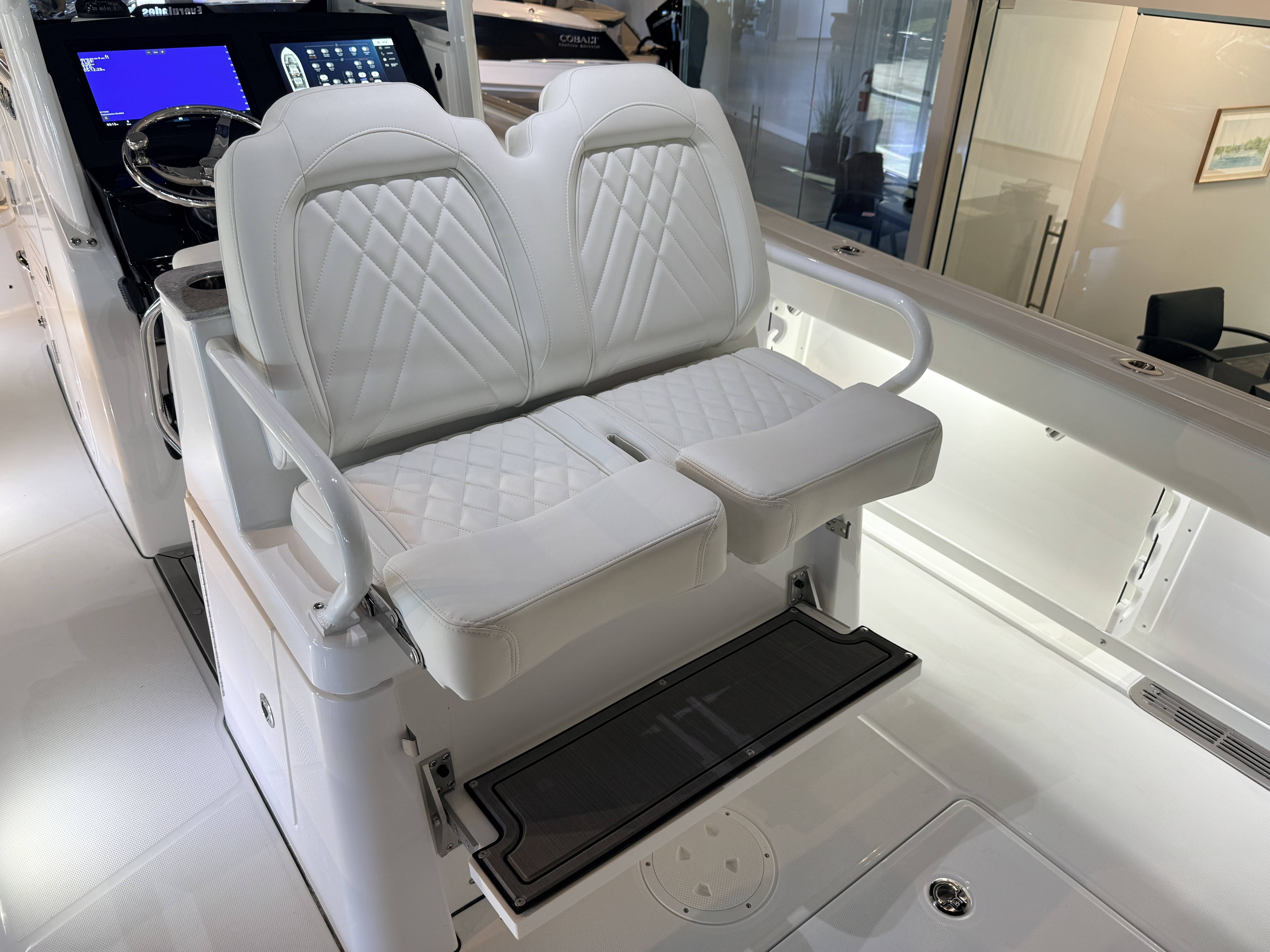 2026 Everglades 285 Center Console - 41