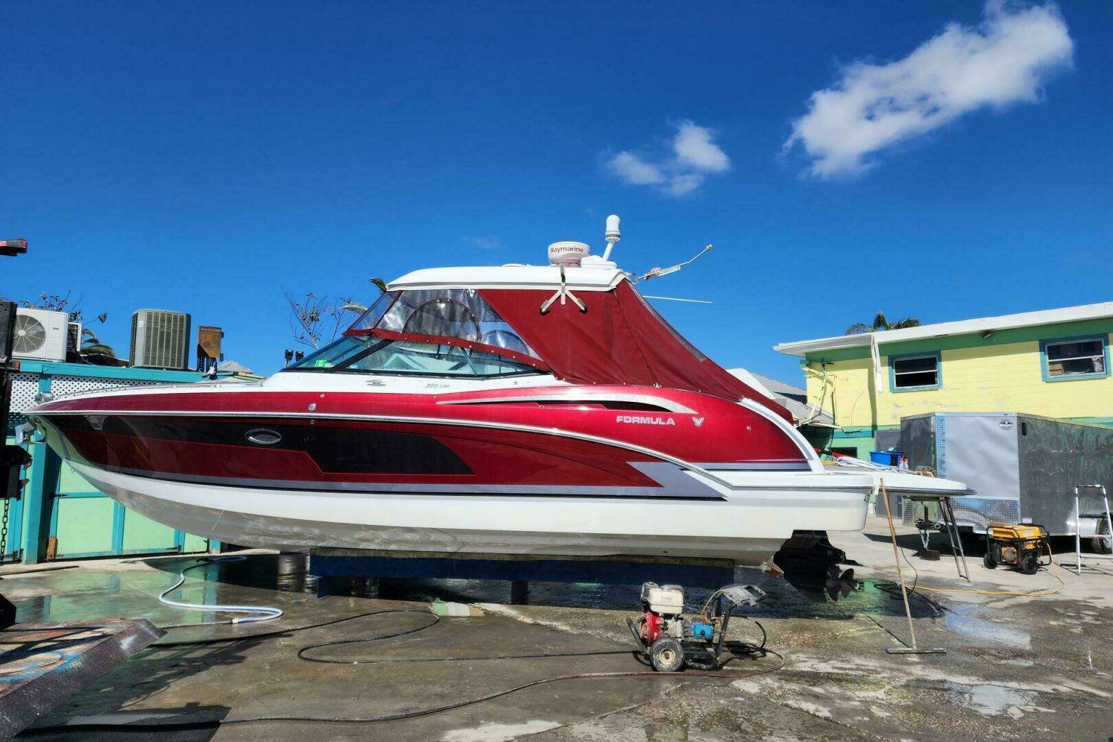 2015 Formula 350 Crossover Bowrider - Image 62