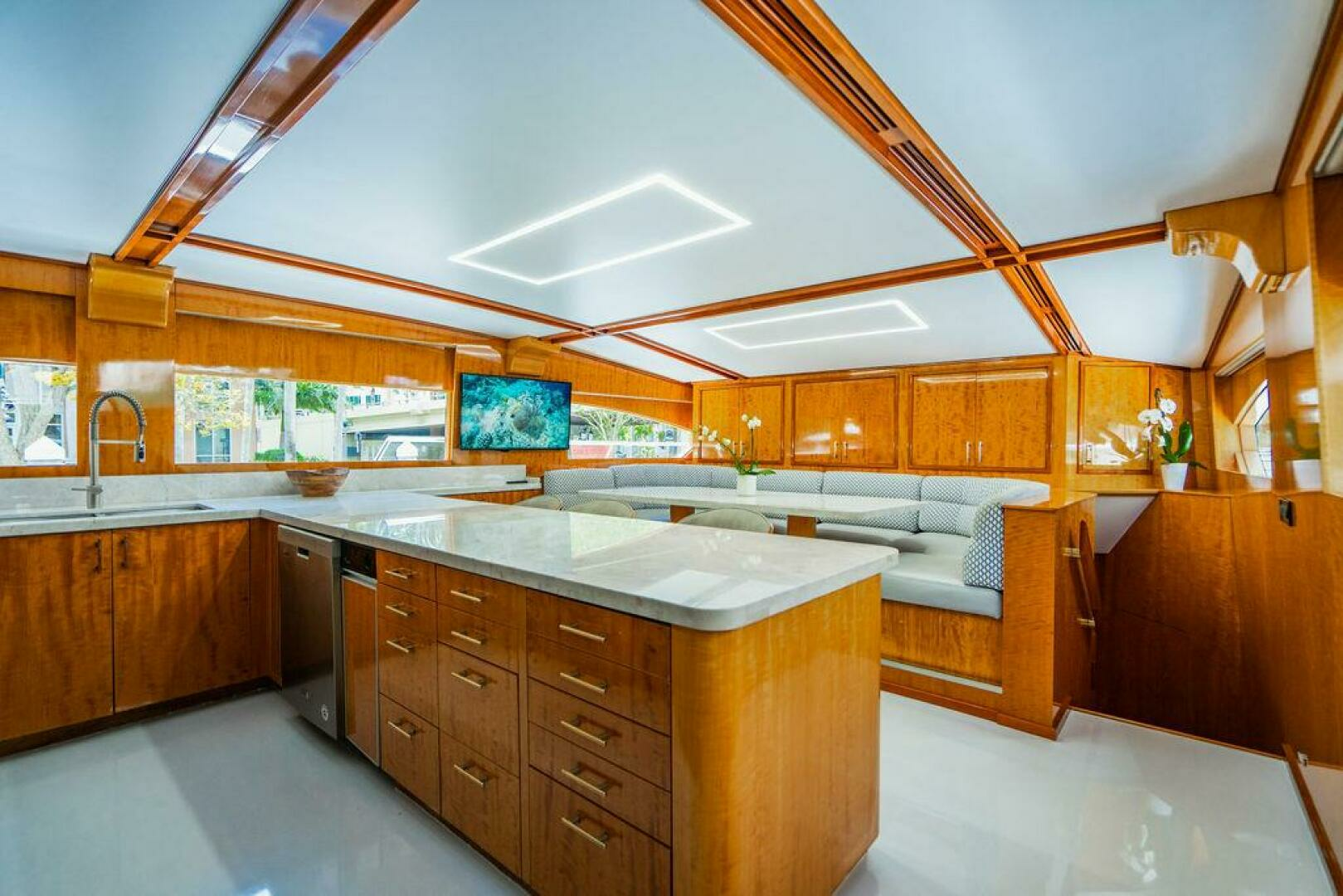 2001 Intermarine — - Image 8