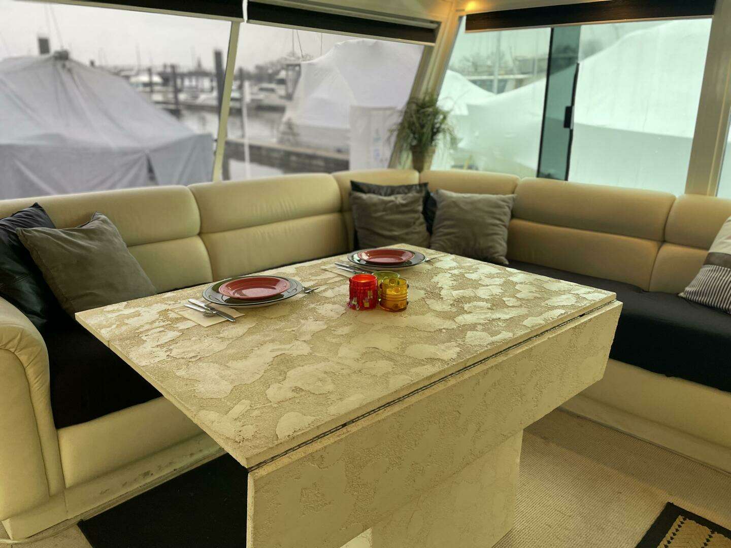 1995 Viking 54 Sports Yacht - Image 15