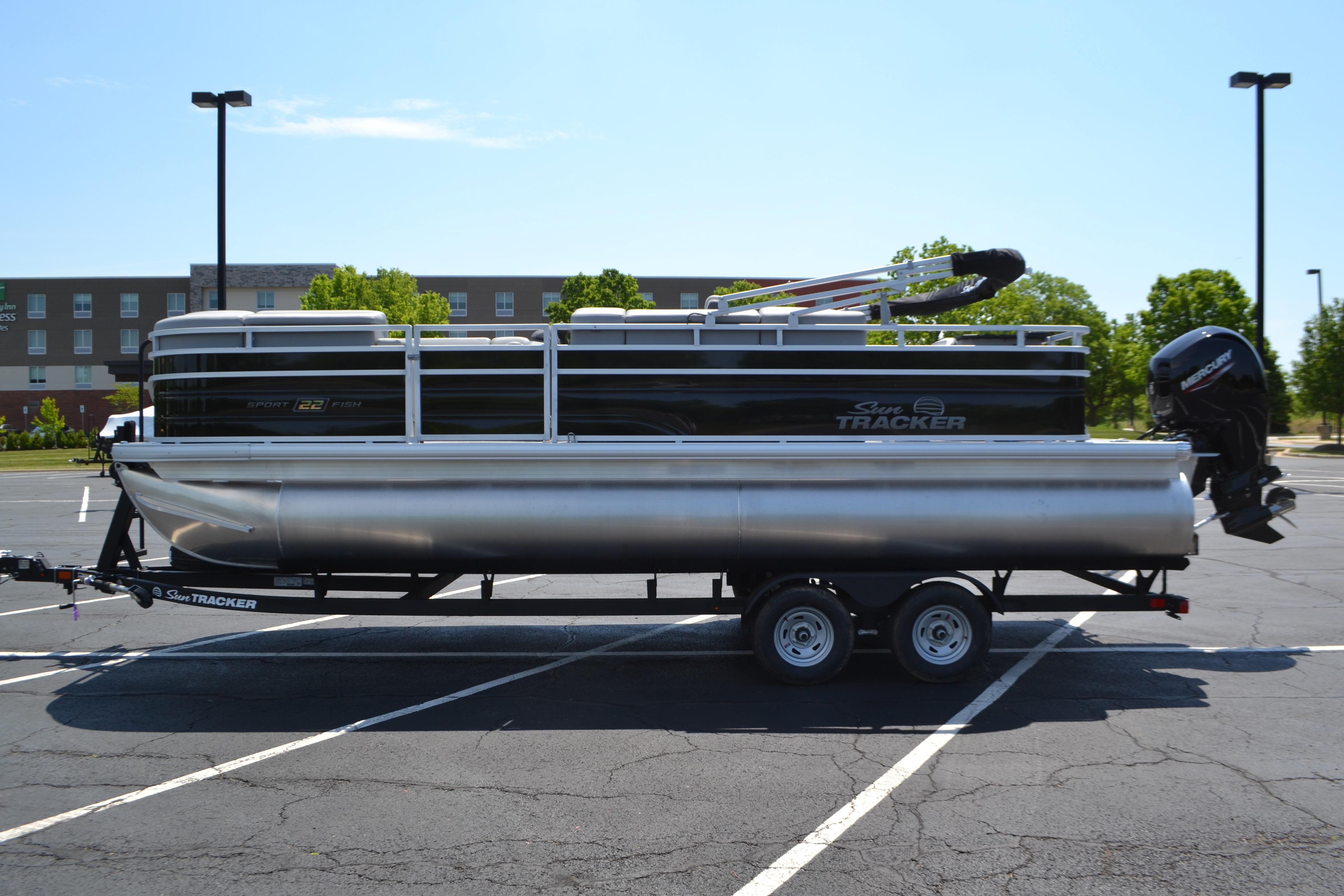 2026 Sun Tracker SportFish 22 DLX