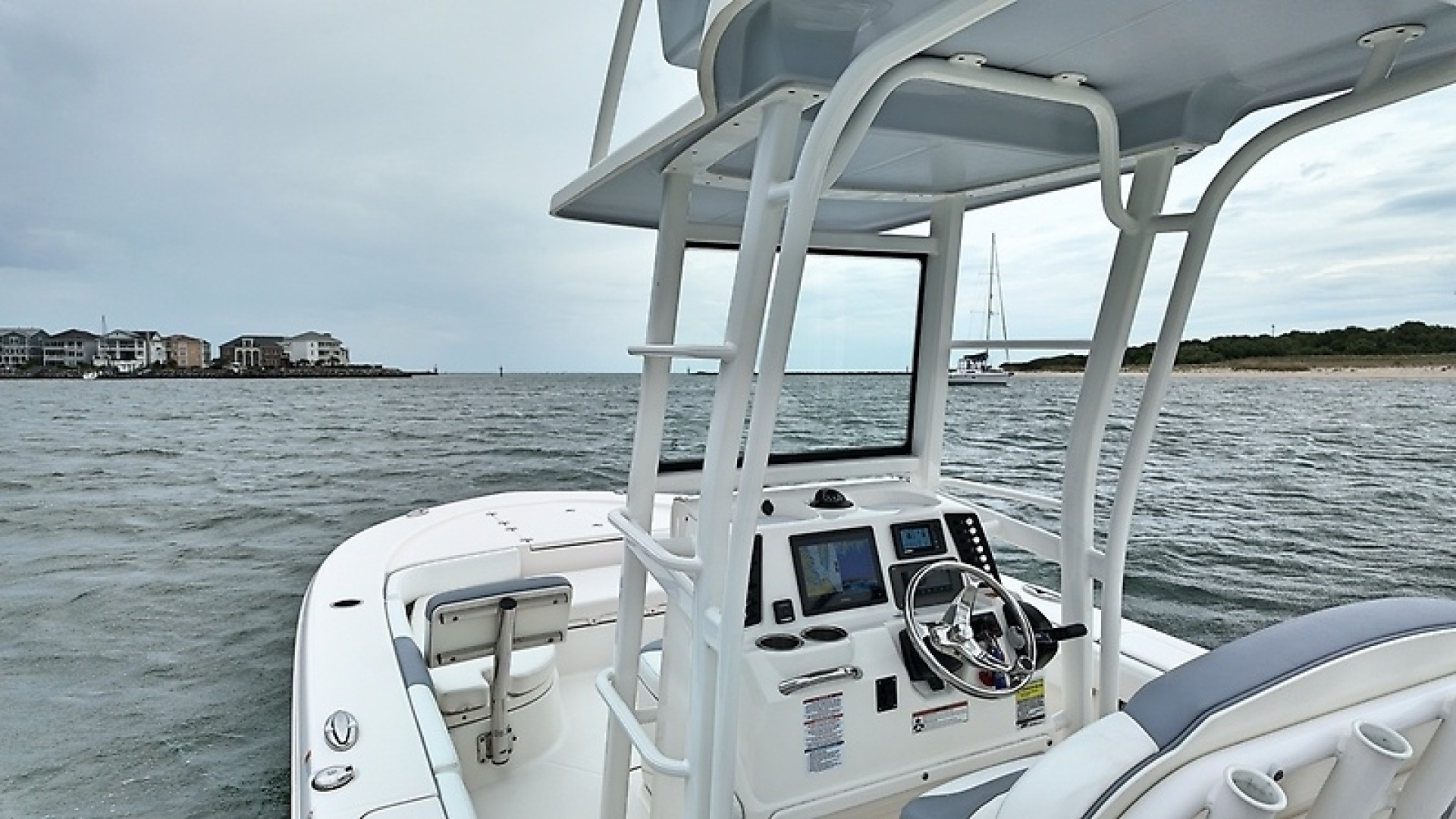 2021 Robalo 246 Cayman SD - Image 15