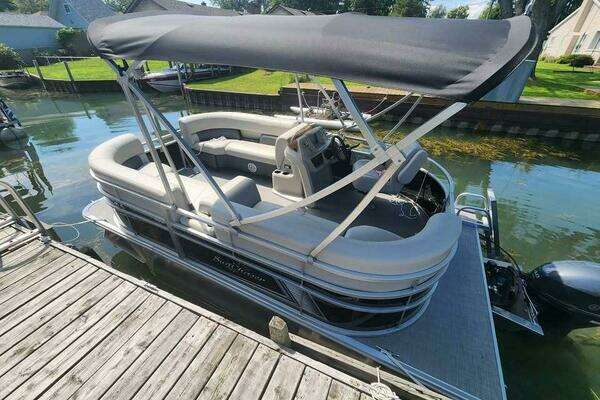 2023 SunChaser Vista 16