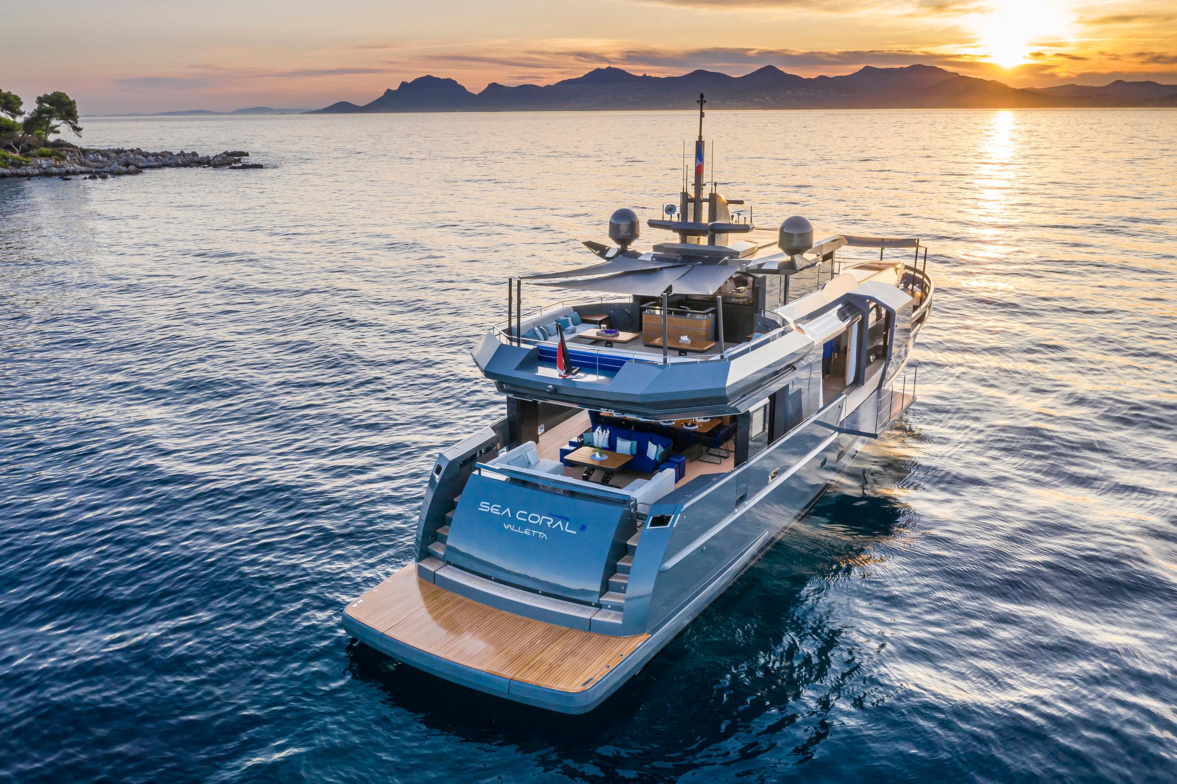 2019 Arcadia Yachts ARCADIA 105