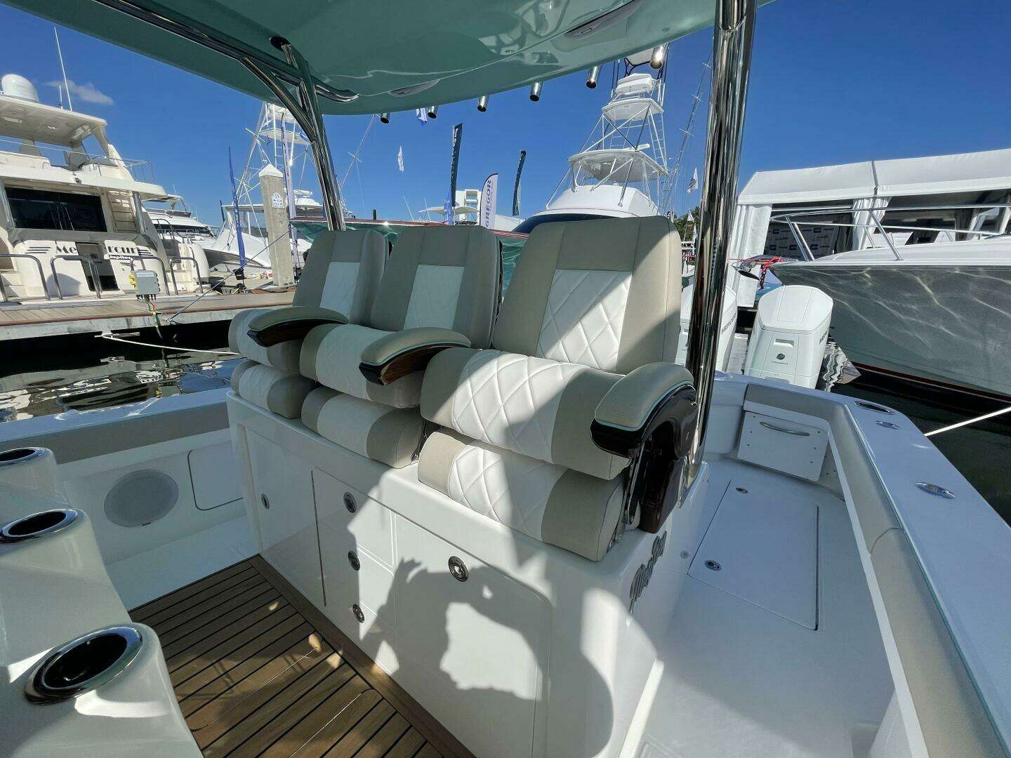 2026 Mag Bay 43 Center Console - Image 39