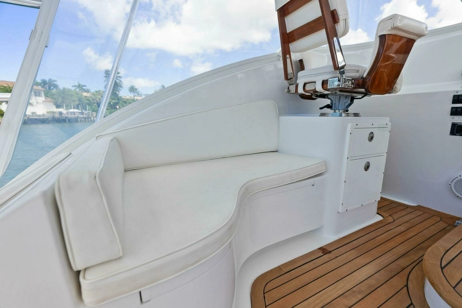 2018 Custom Carolina 35 Express - Image 28