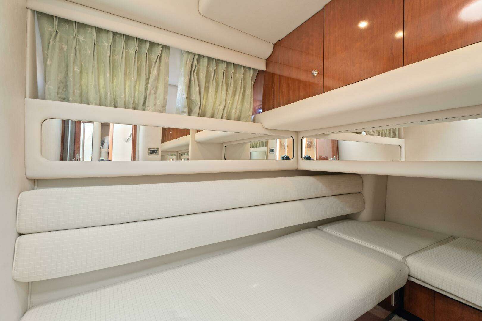 2003 Sea Ray 480 Sedan Bridge - Image 27