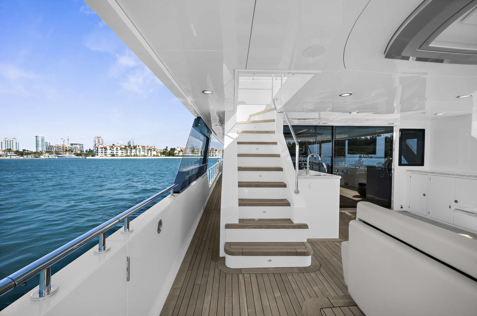 2024 Ocean Alexander 32L - Image 25