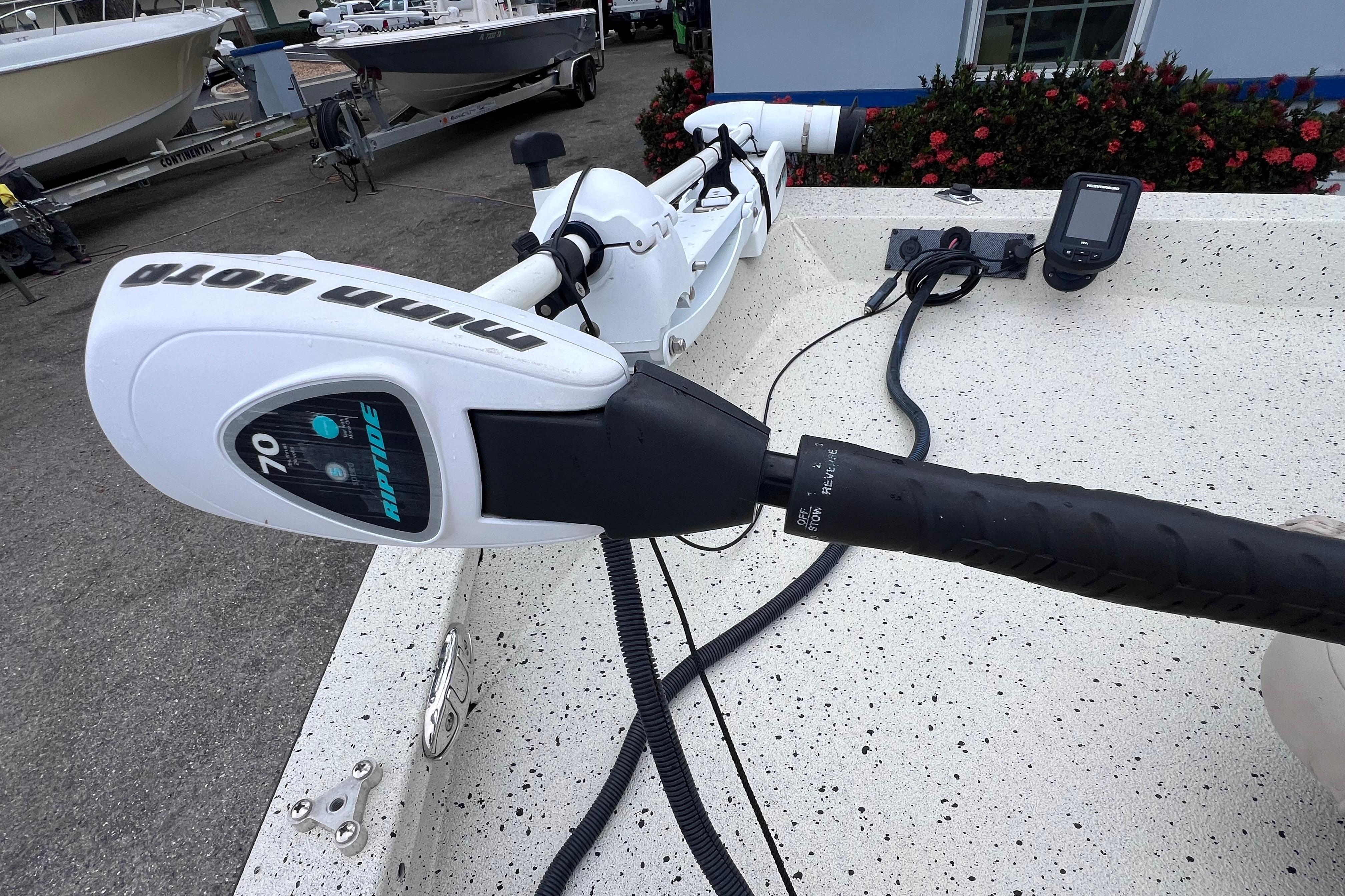 Minn Kota Riptide trolling motor on 2014 Xpress H22B Bay boat deck.