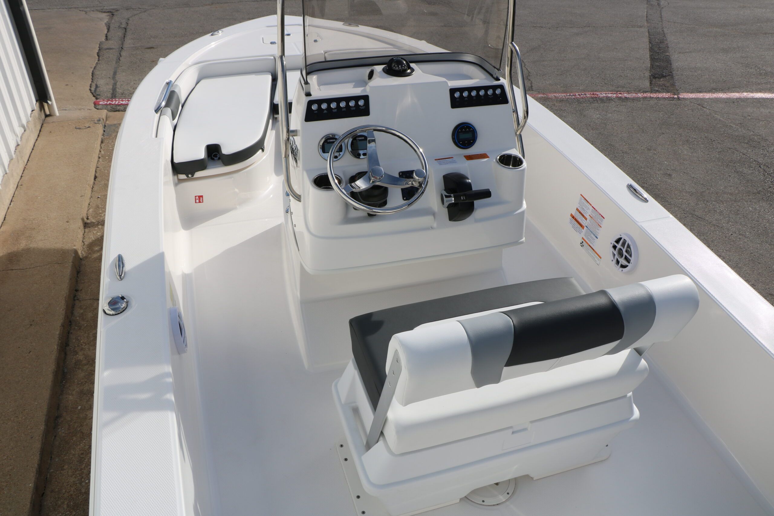 2026 Robalo 206 Cayman - 19