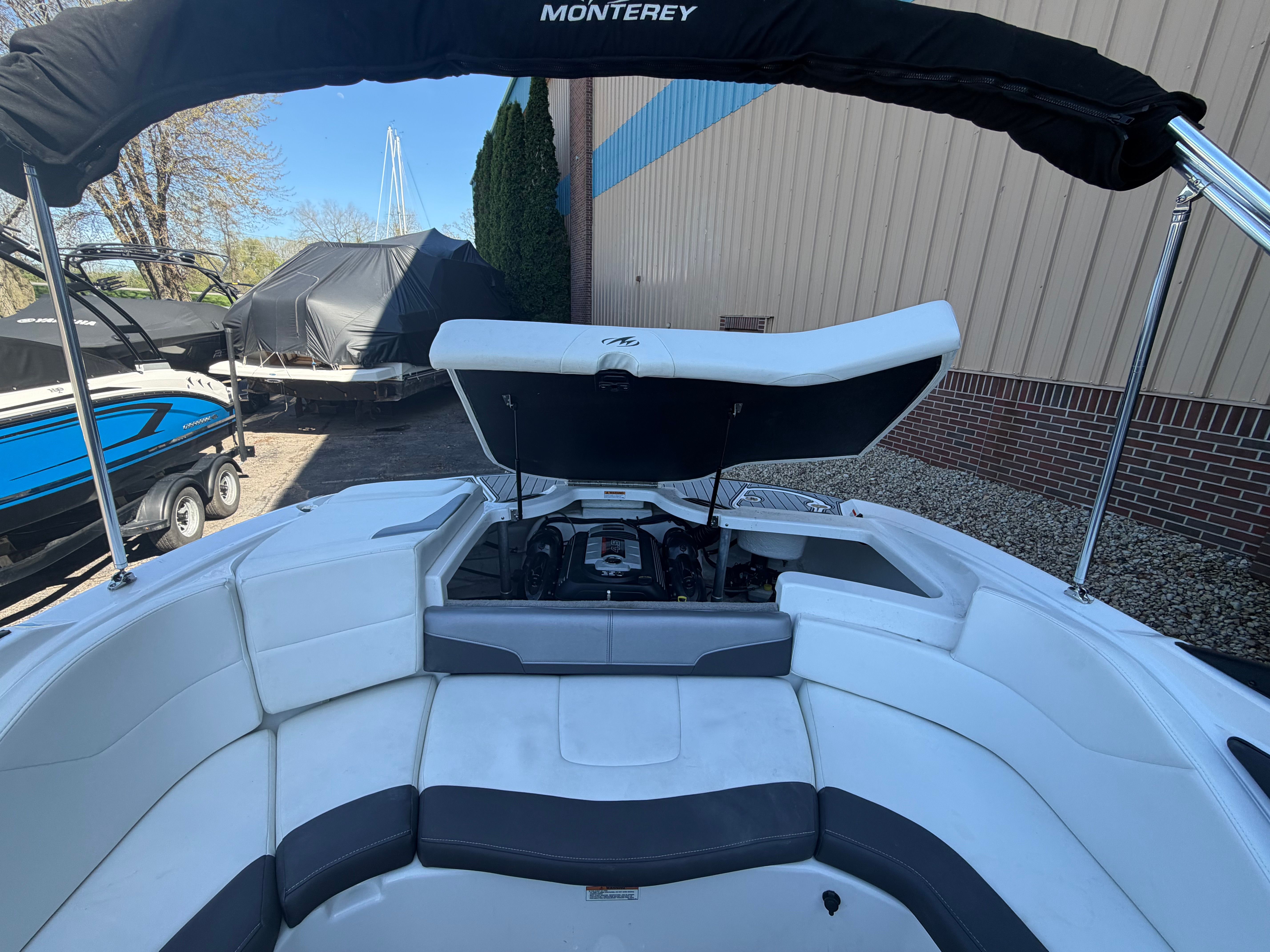 2019 Monterey 224FS - 40
