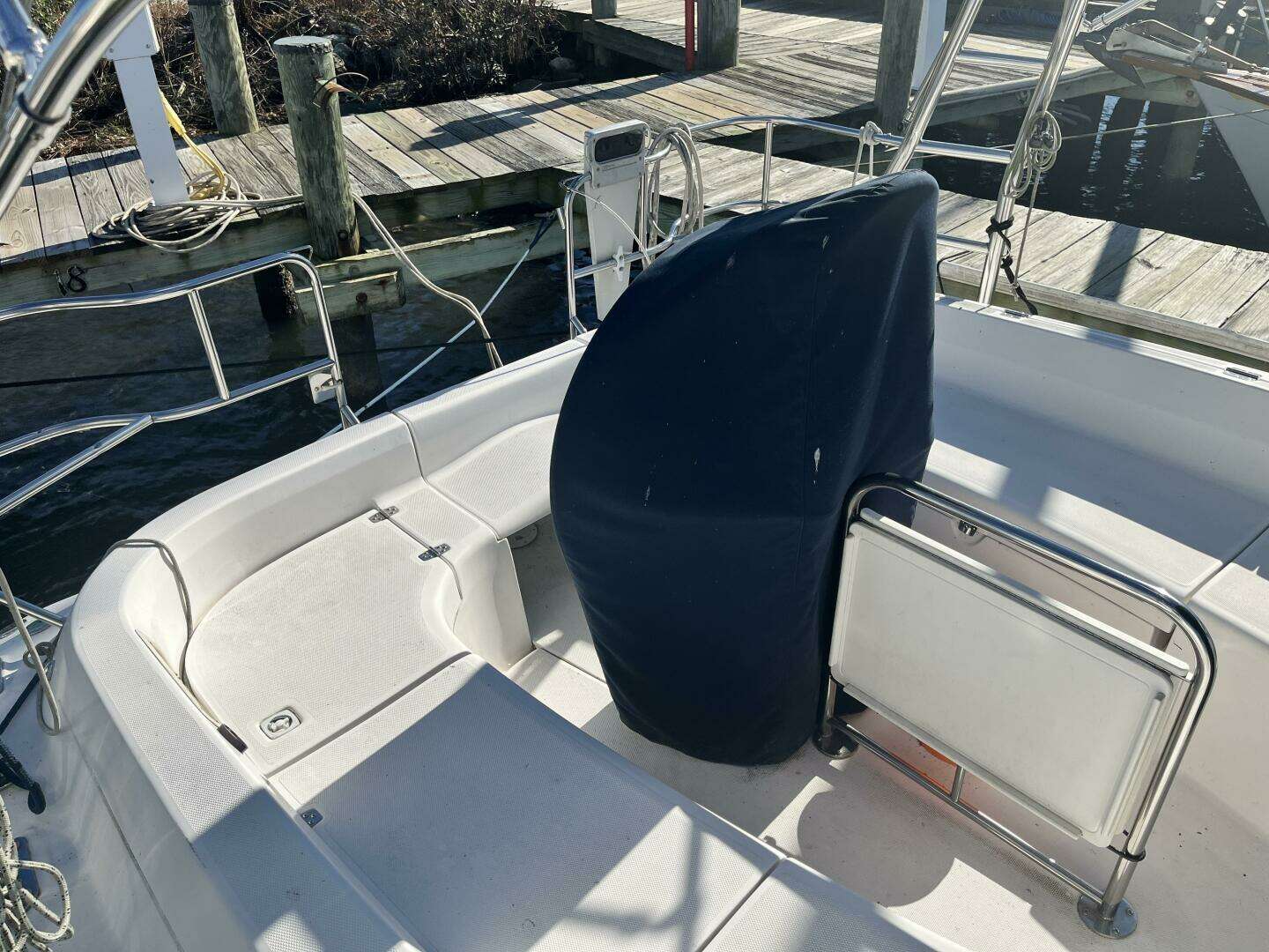 2003 Hunter 356 - Image 26