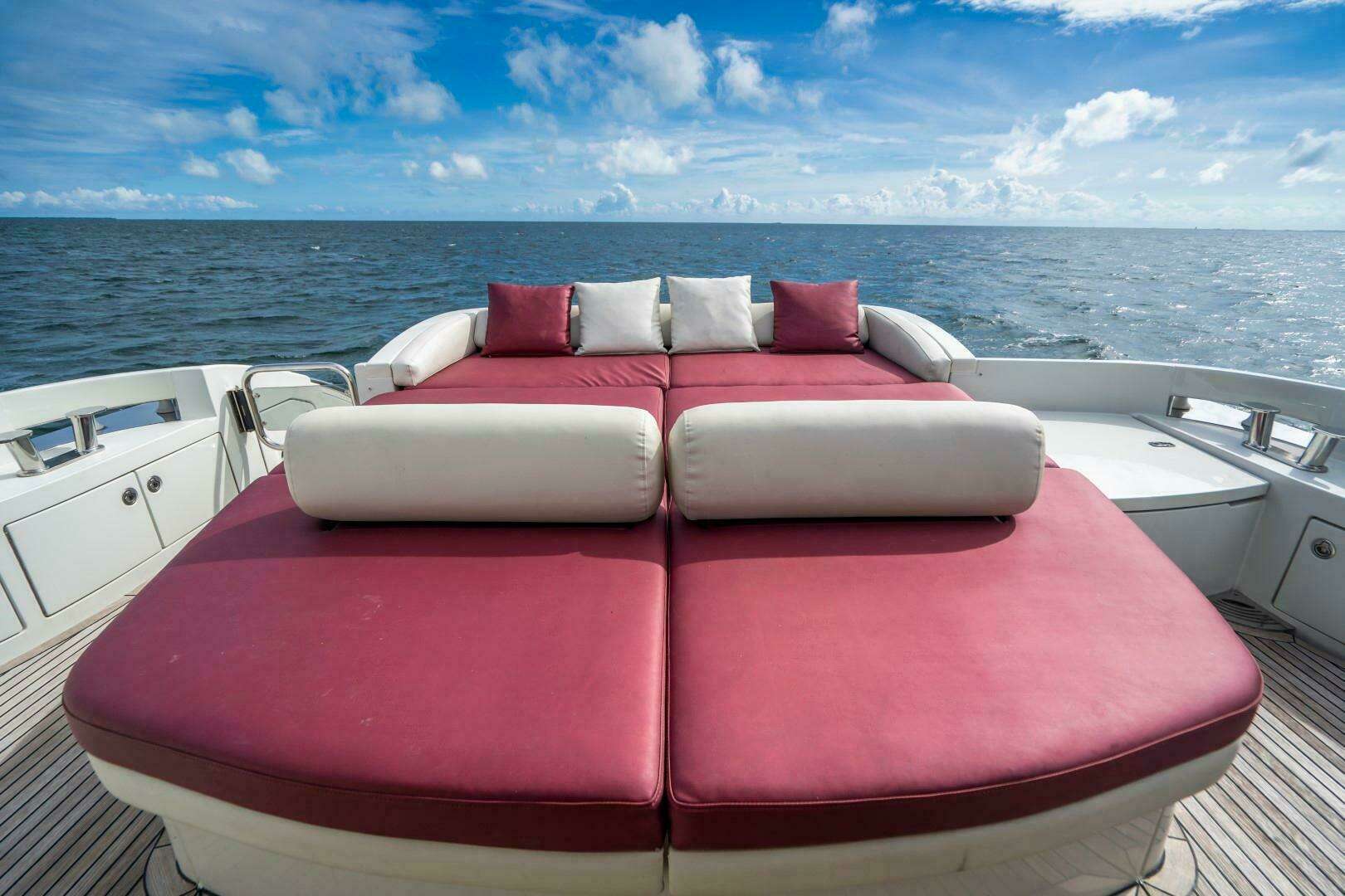 2007 Azimut 68S - Image 10