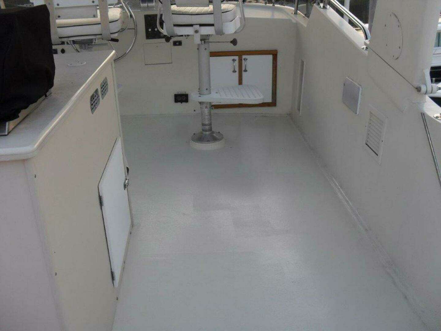 1987 Hatteras Flybridge - Image 27