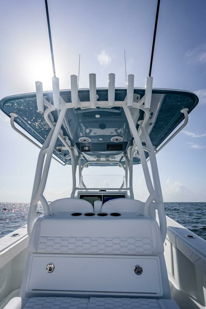 2025 Yellowfin 34 Offshore - Image 22