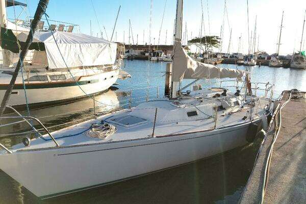 1989 J Boats Masthead Sloop