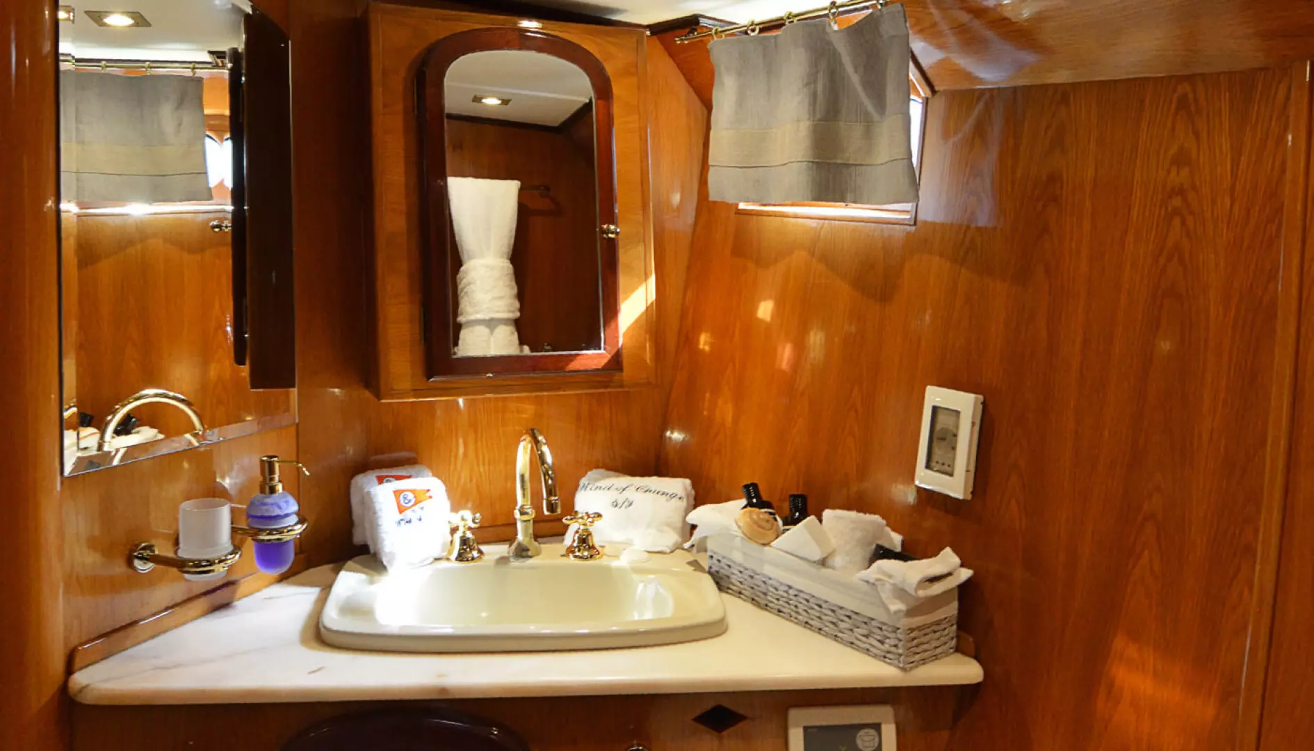 1988 Brooke Yachts — - Image 21