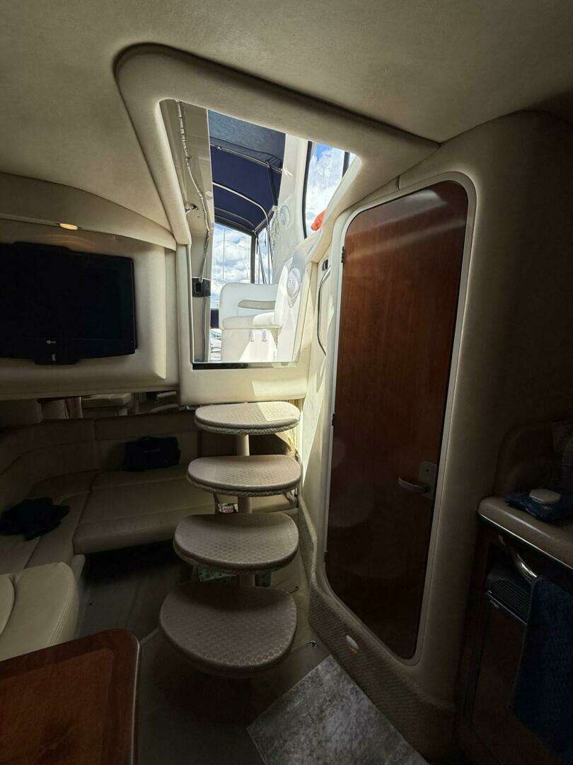 2007 Sea Ray 320 Sundancer - Image 14