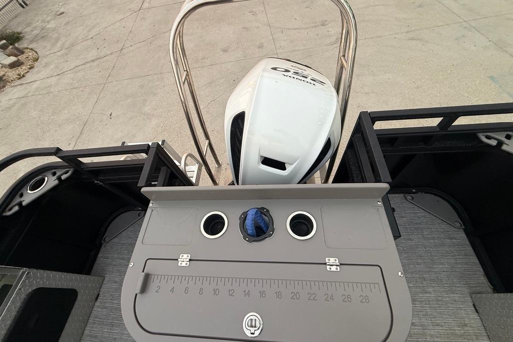 2022 Apex Marine 8524 Pro Fish N Cruise boat with Honda outboard motor and fishing station.