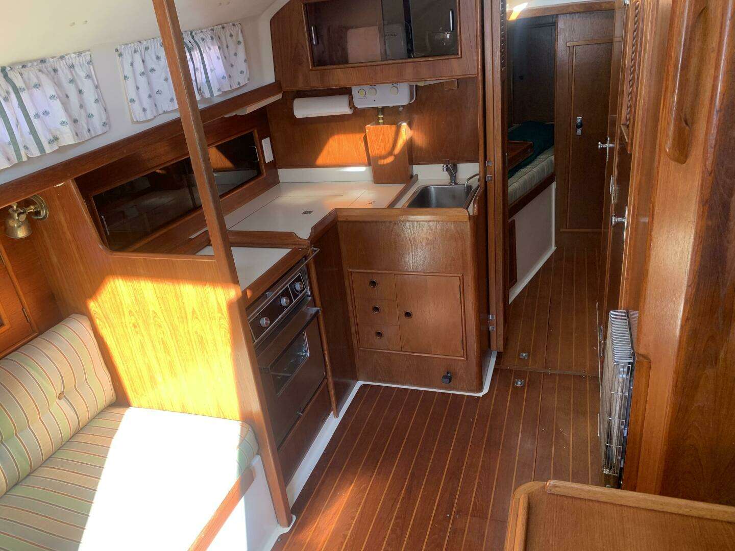 1987 Nonsuch Ultra 30 - Image 21