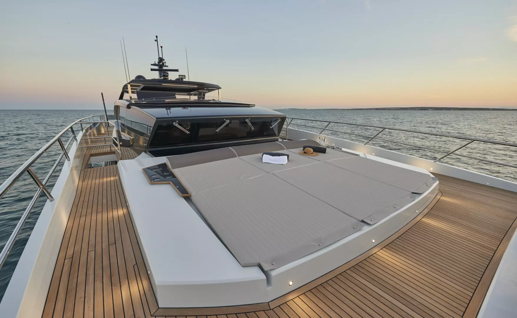 2022 Astondoa 100 Century - Image 9