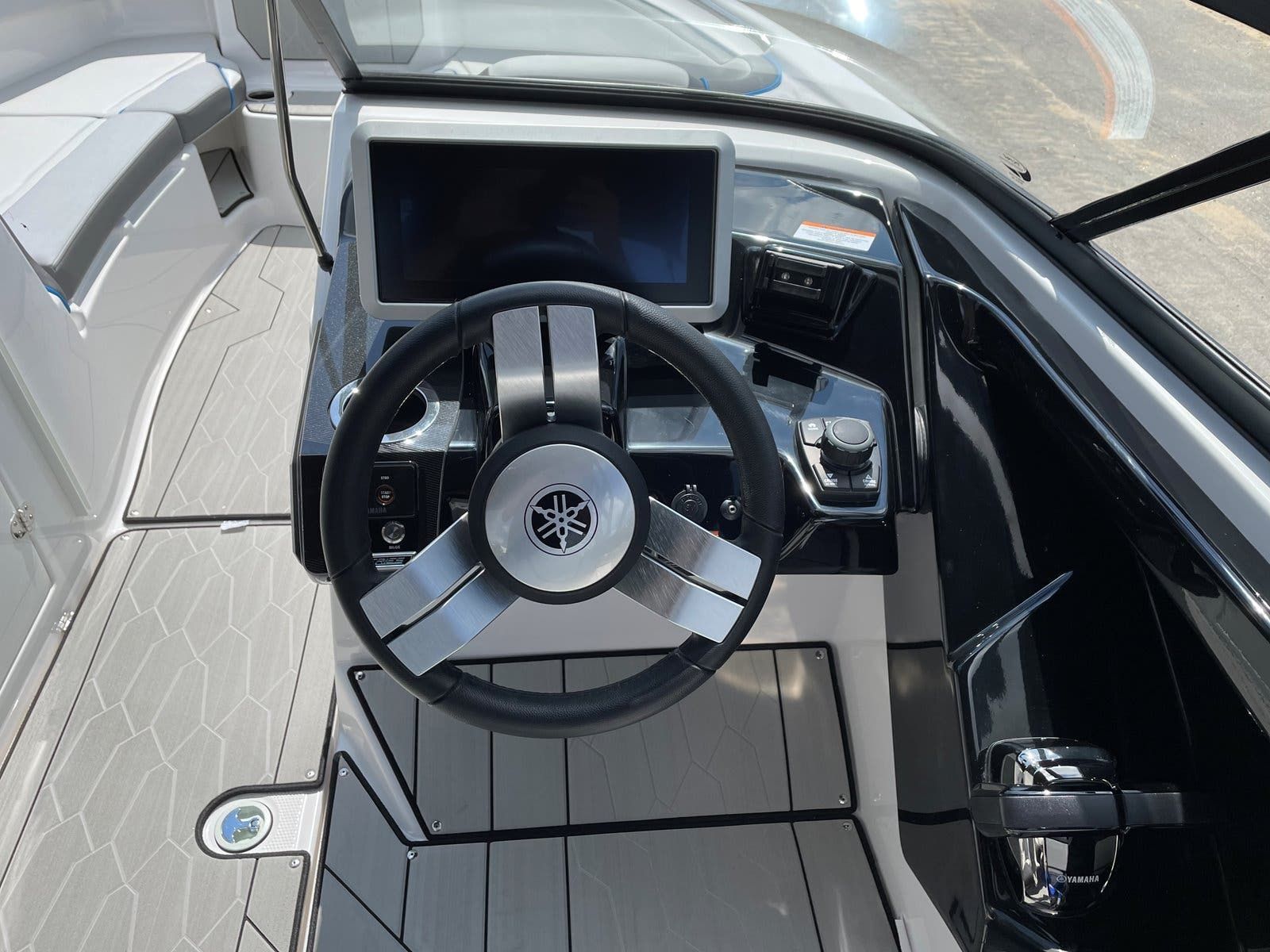 2021 Yamaha Boats 252XE - 16