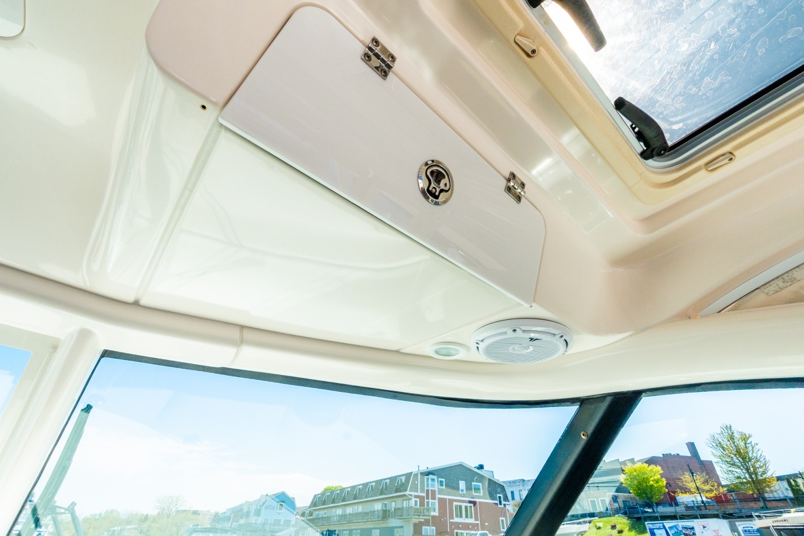 2016 Pursuit OS 385 Offshore - Image 12