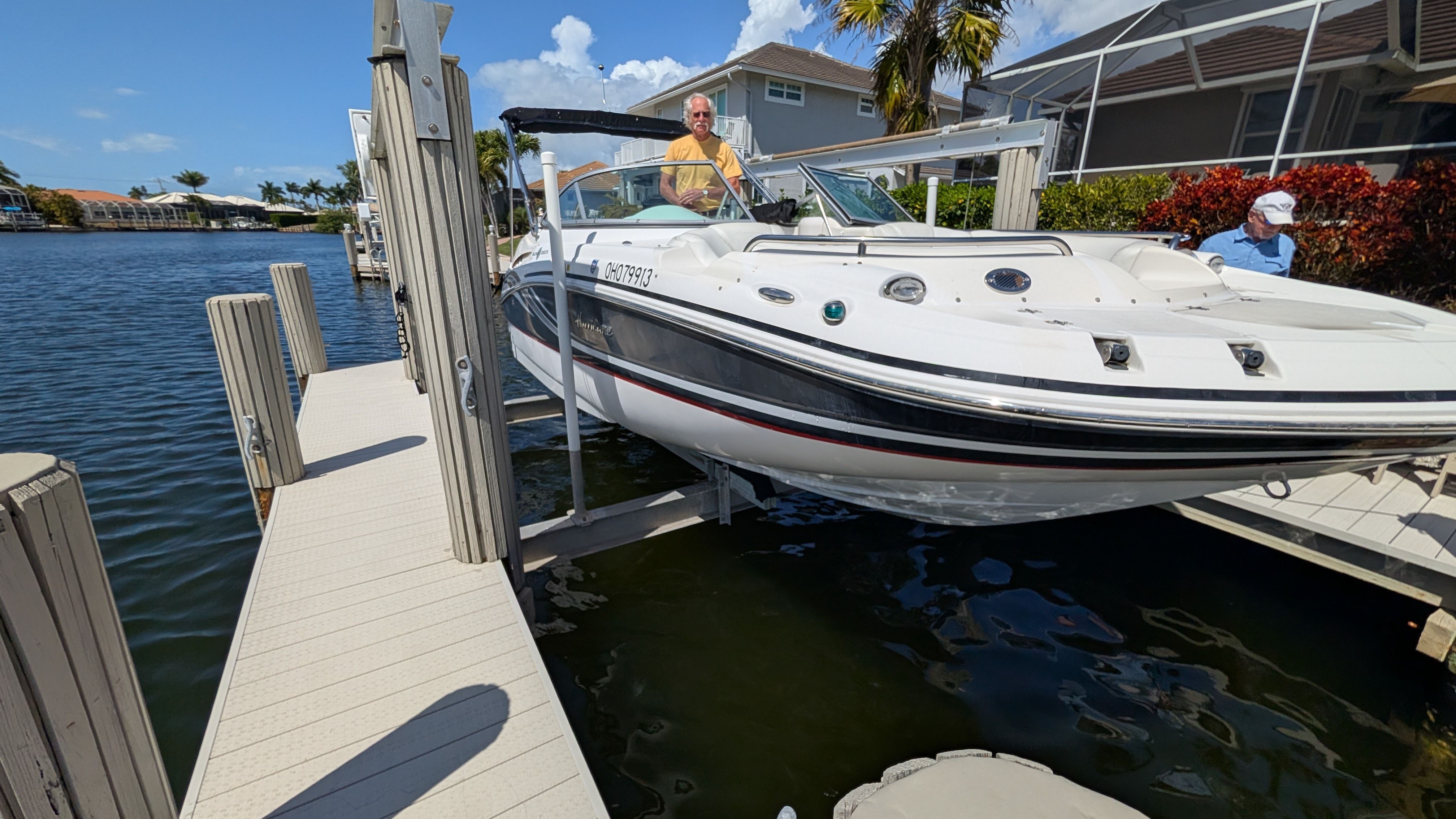 2012 Hurricane SunDeck 2000 OB