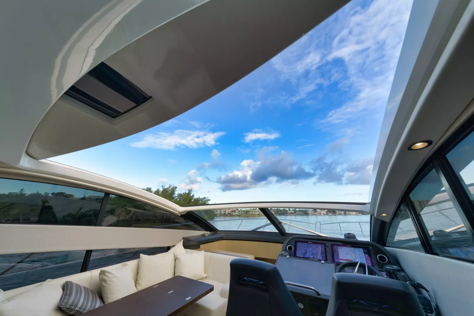 2017 Sunseeker Predator - Image 31