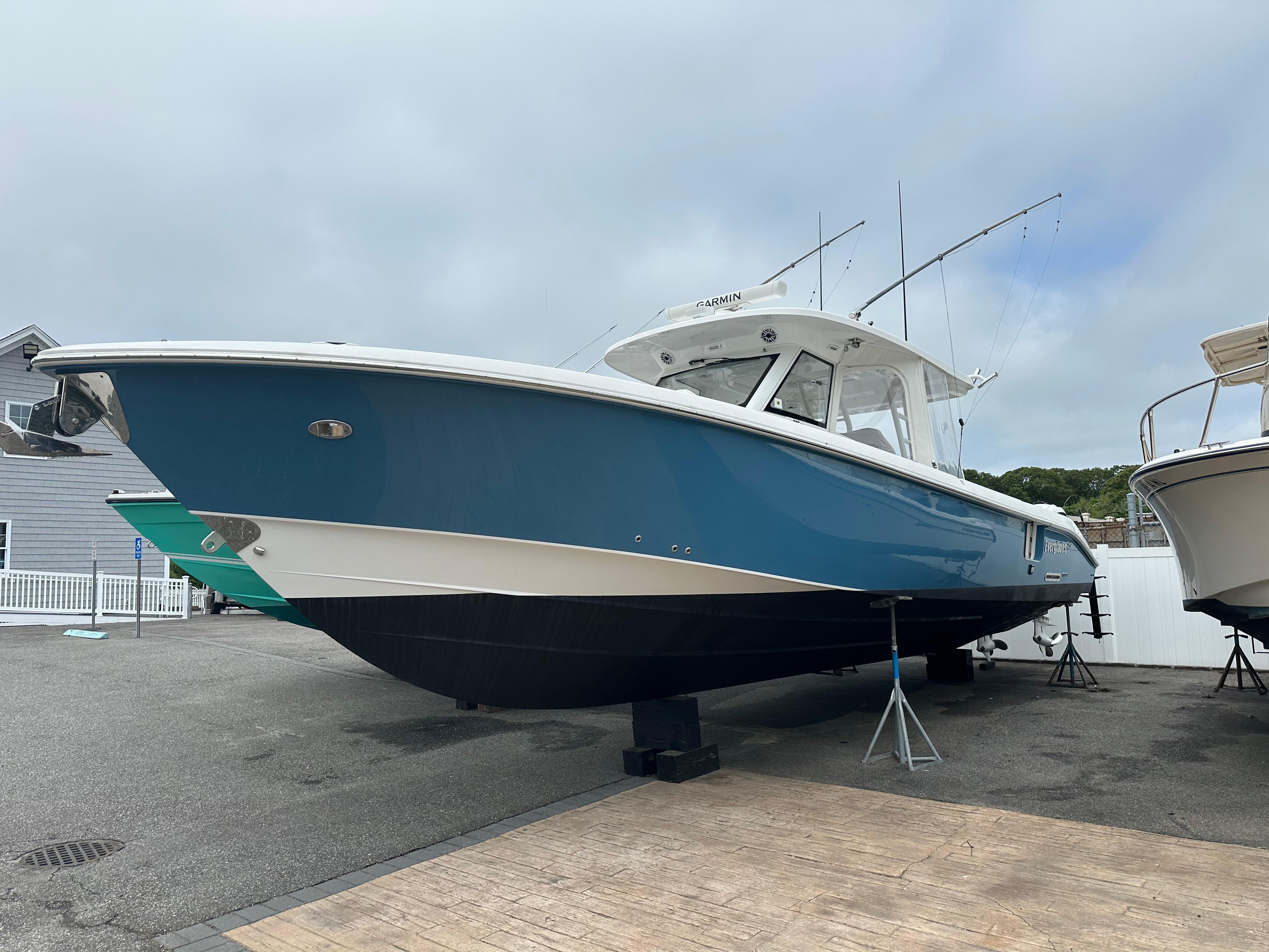 2021 Everglades 395 Center Console