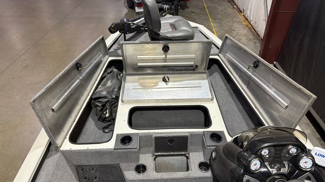 2023 Tracker Pro Team 195 TXW W/ Mercury 150 - 17
