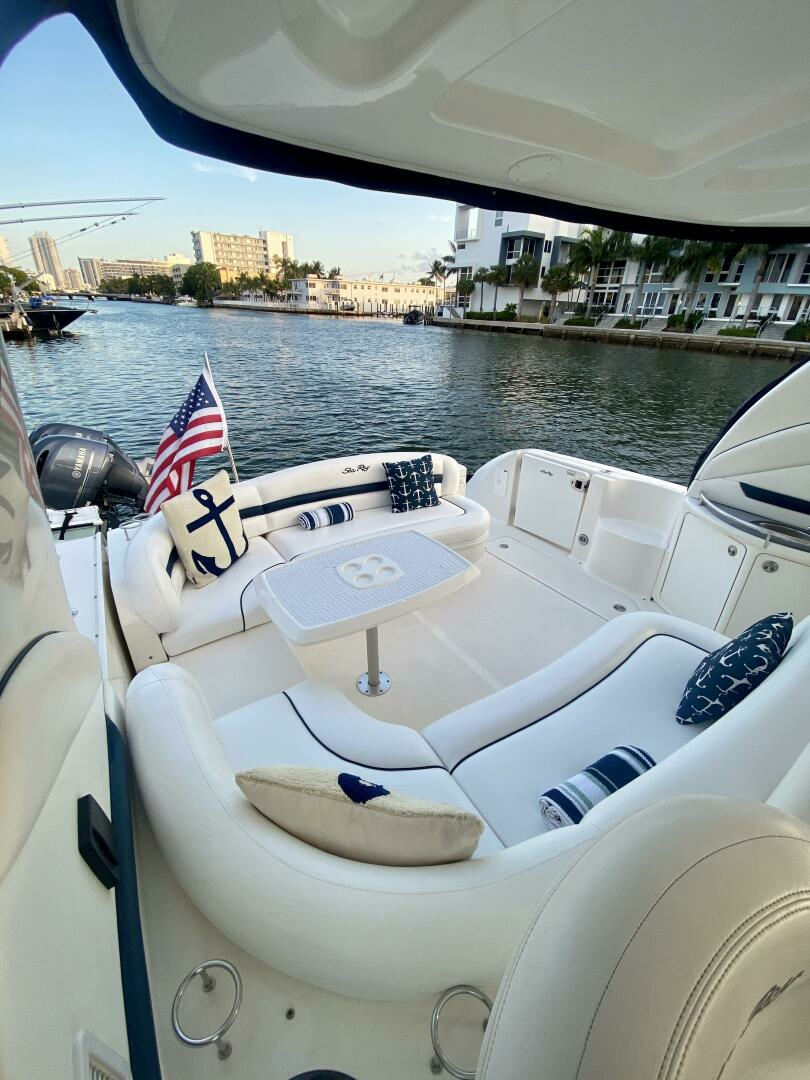 2005 Sea Ray 420 Sundancer - Image 12