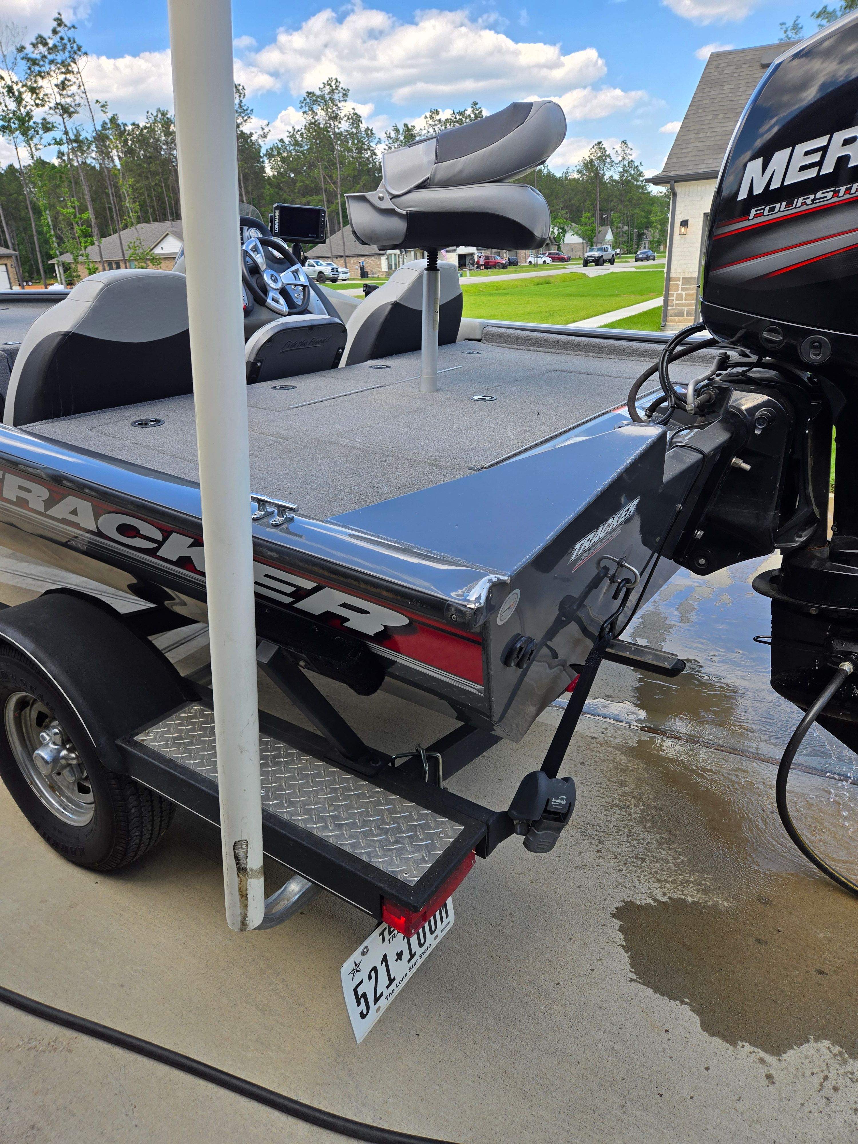 2017 Bass Tracker Pro 195 team