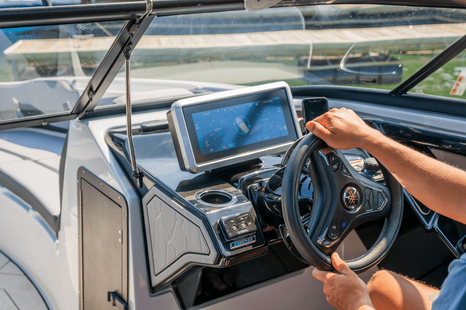 2026 Yamaha Boats 255XD - 10