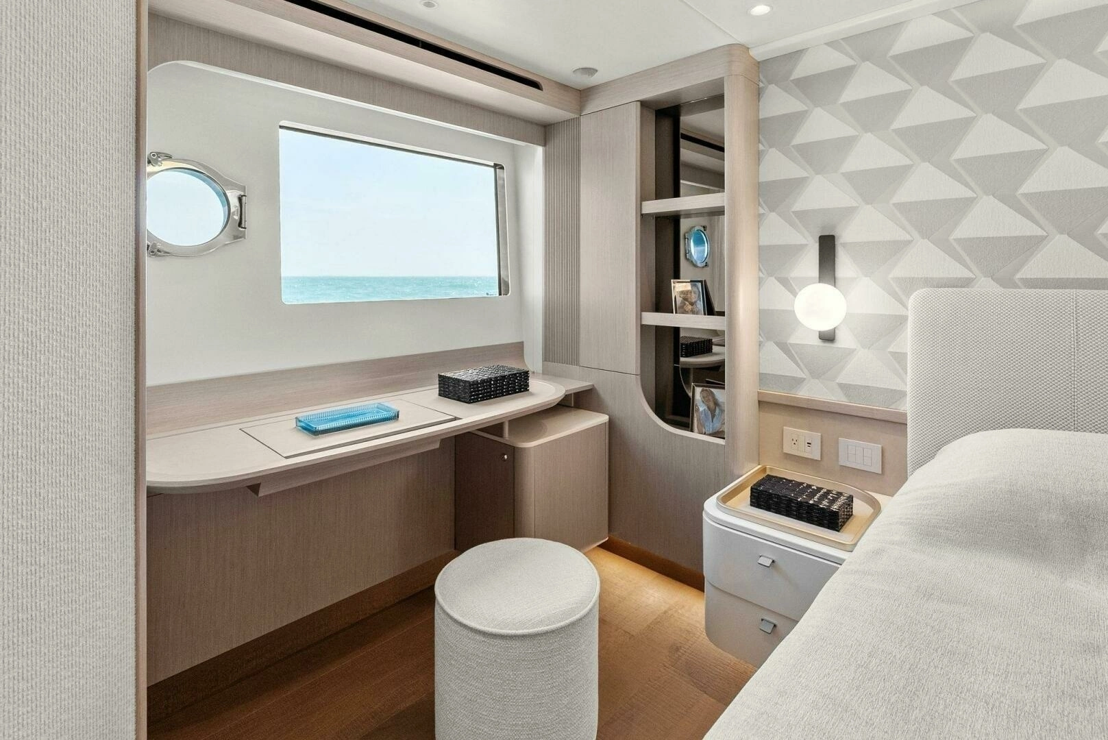 2026 Absolute 70 Navetta - Image 22