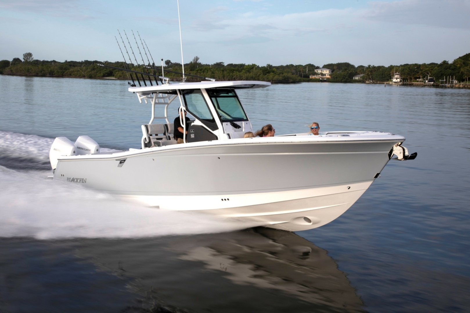 2027 Blackfin 302 CC - Image 4