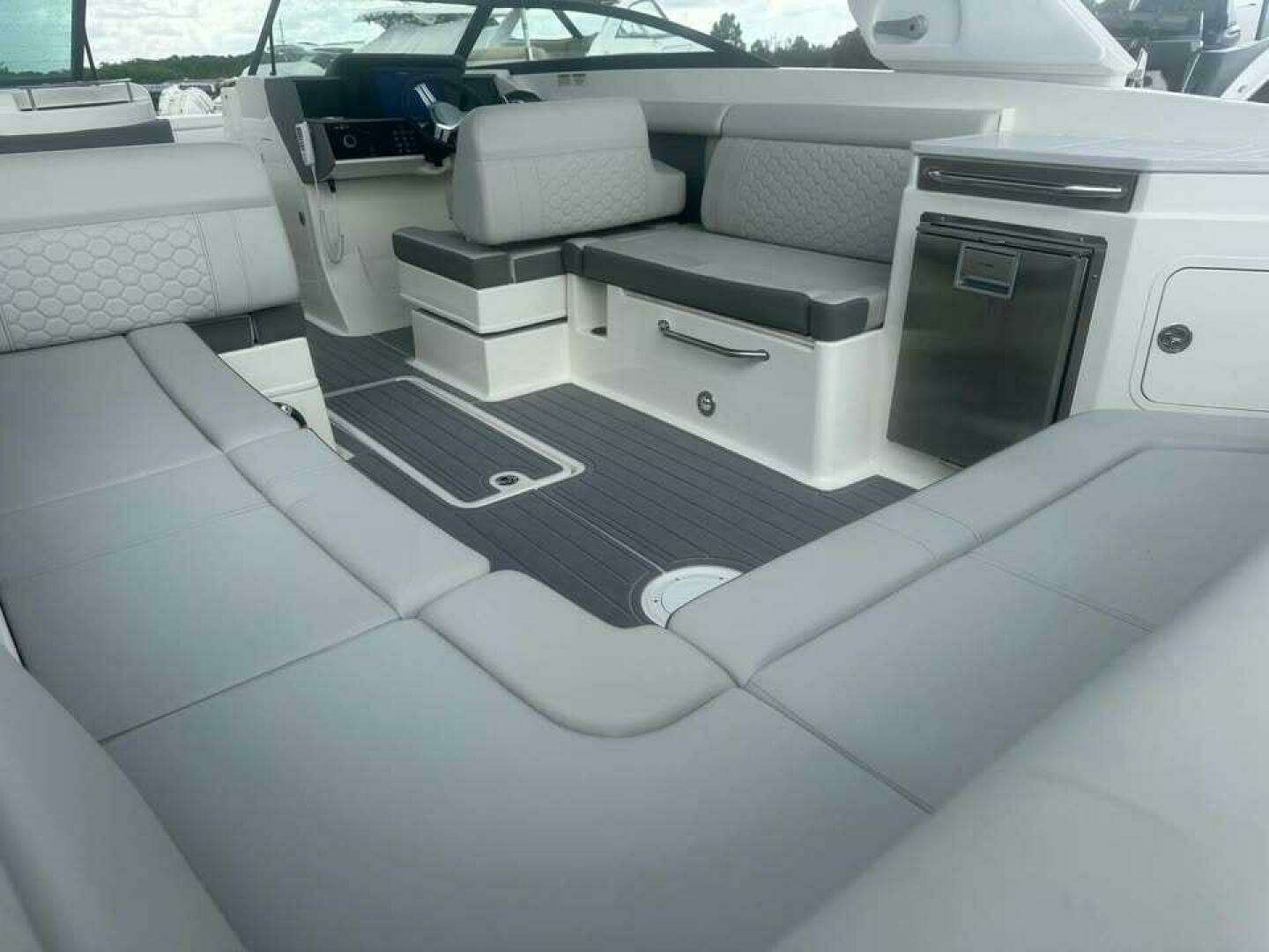 2022 Sea Ray — - Image 8