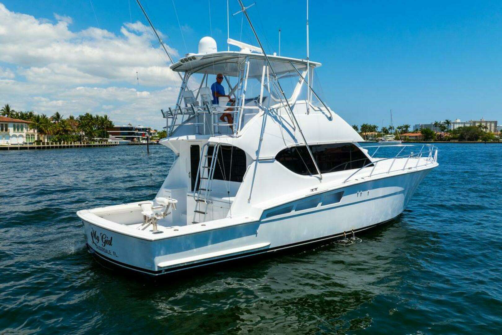 2005 Hatteras 50 Convertible - Image 4