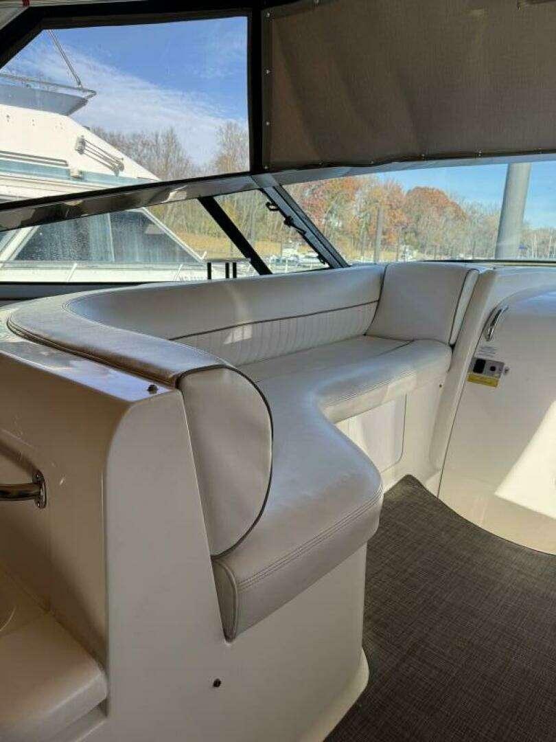 2001 Cruisers 4270 - Image 63