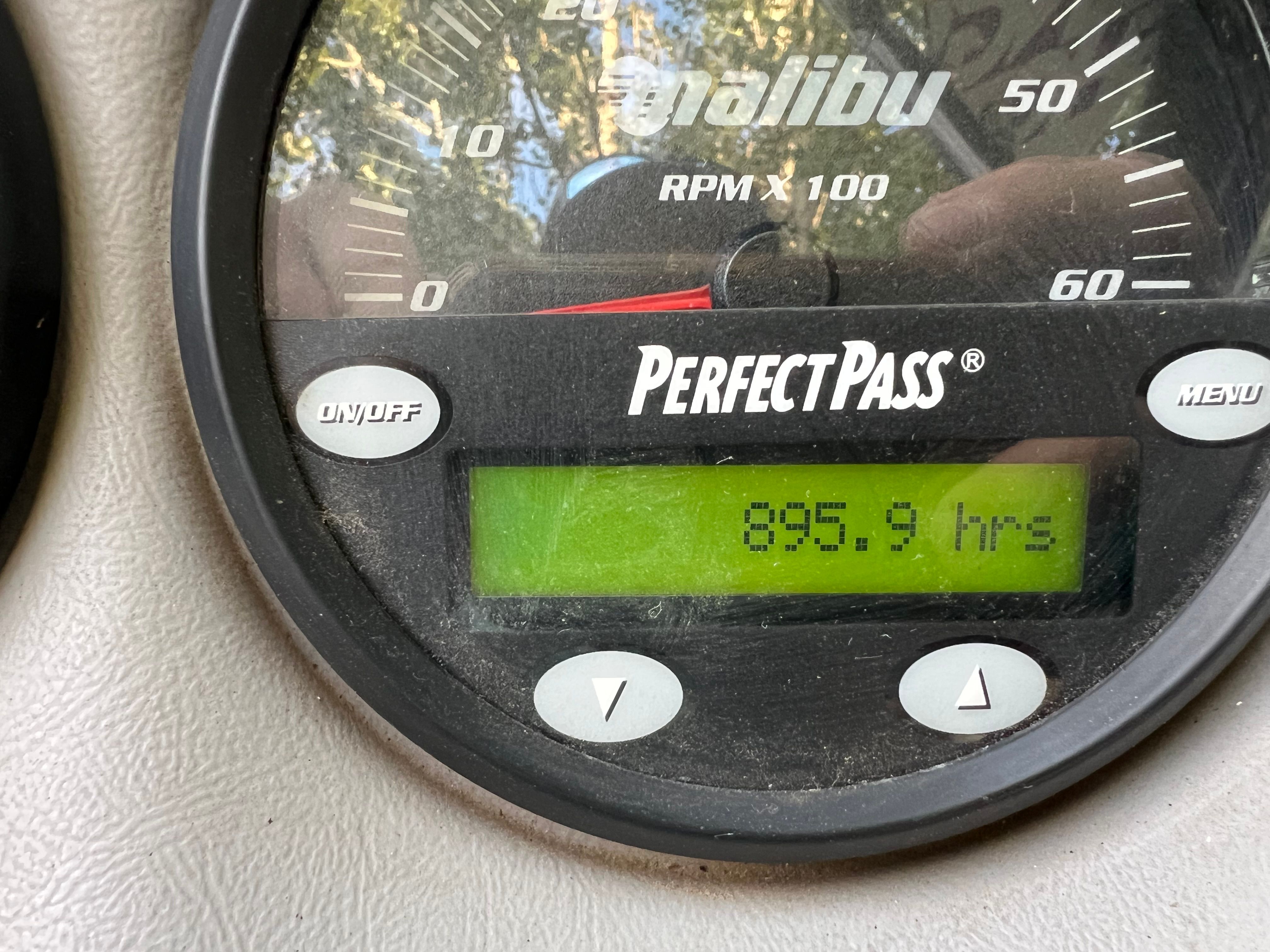 2001 Malibu Wakesetter VLX - 11