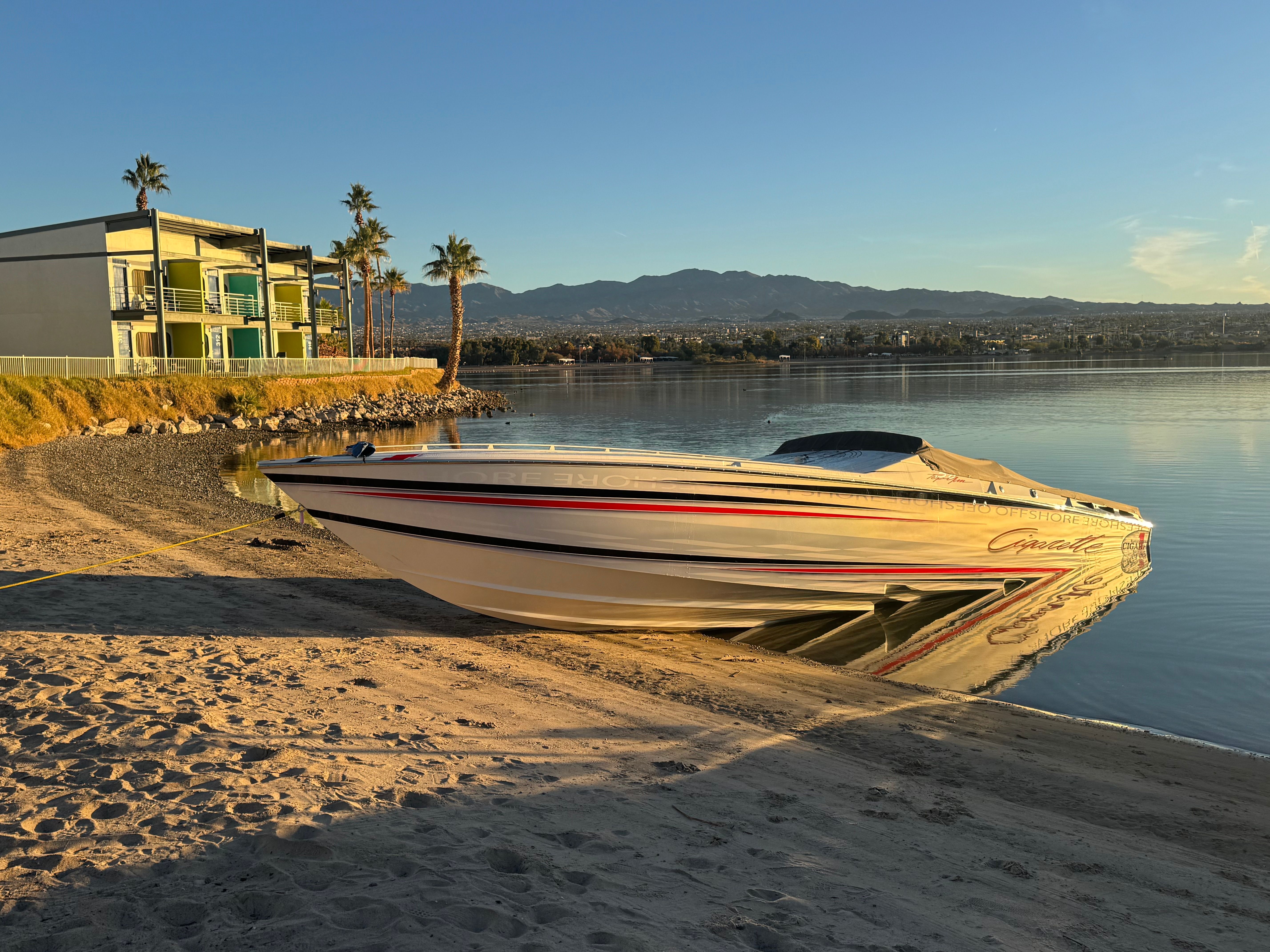 2004 Cigarette 38' Top Gun