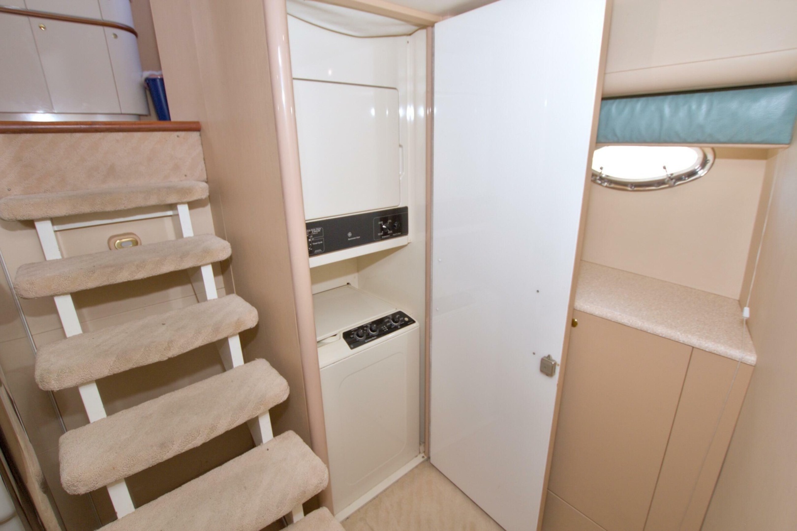 1998 Lazzara Yachts 76 Skylounge Grand Salon - Image 87