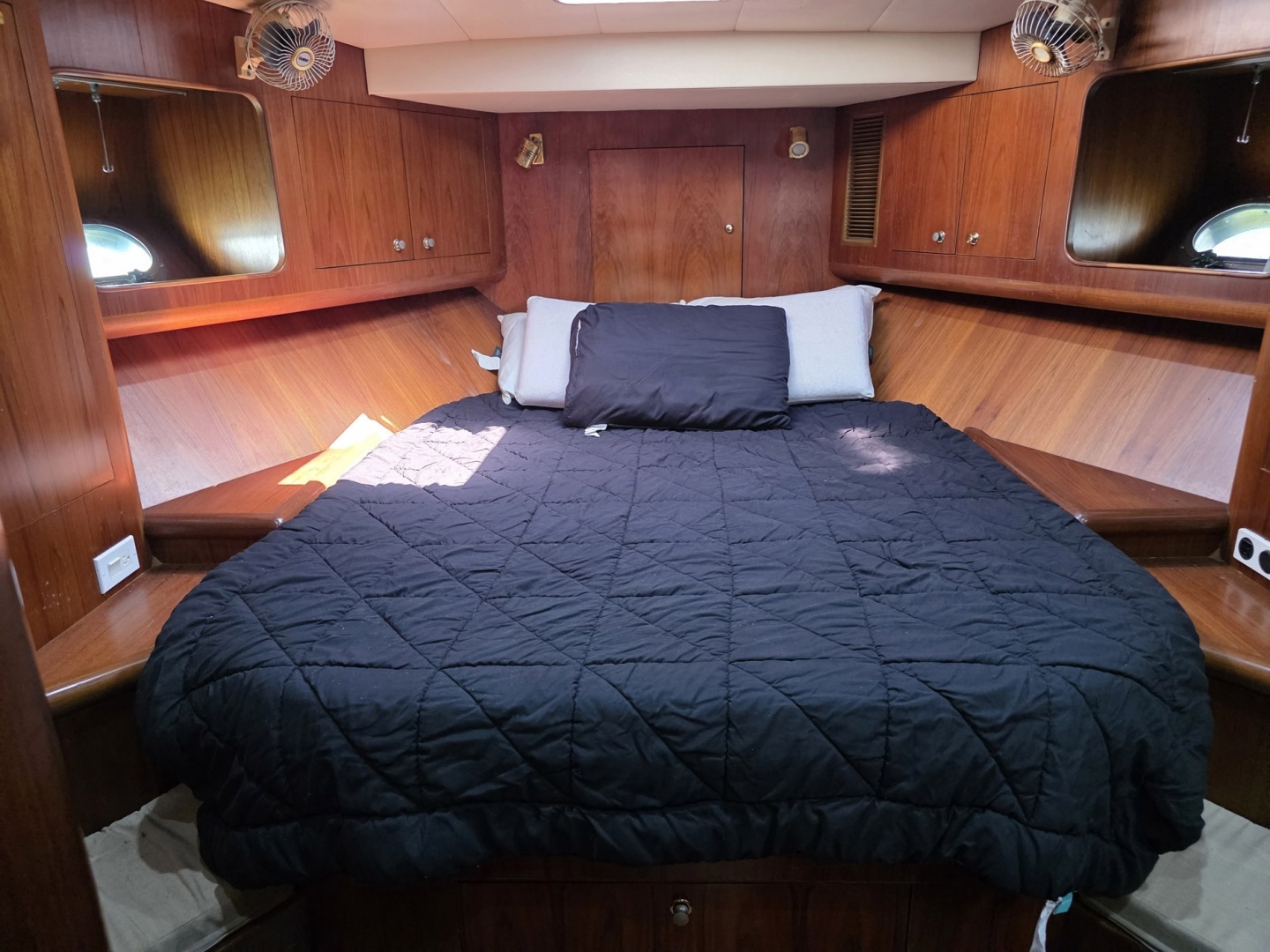 2001 Horizon Sundeck - Image 18