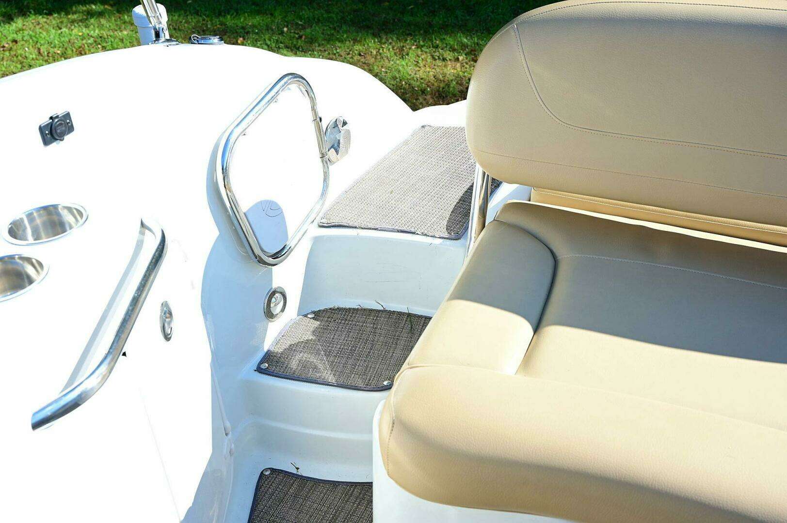 2015 Crownline 236 SC - Image 73